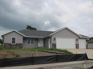1812 S Meadowview Ave, Mt Pleasant, IA 52641