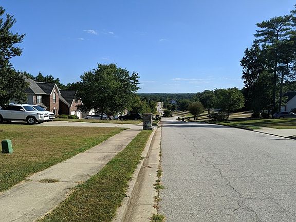 5th image of 126 Barrington Pkwy