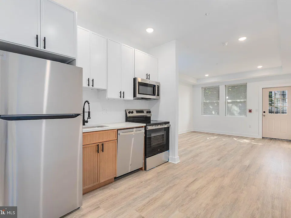 3842 Fairmount Ave #2