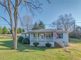 549 Johnston School Rd, Asheville, NC 28806