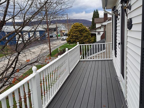 2nd image of 105 New St #527