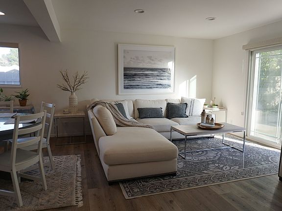 4th image of 4575 Diane Way