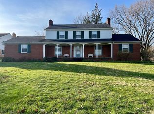 22350 S Woodland Rd, Shaker Heights, OH 44122