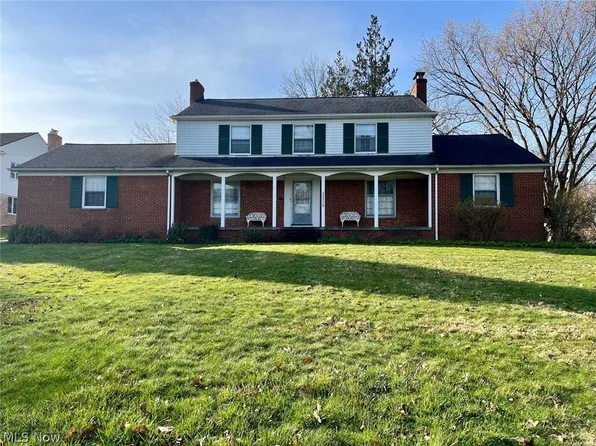 22350 S Woodland Rd, Shaker Heights, OH 44122