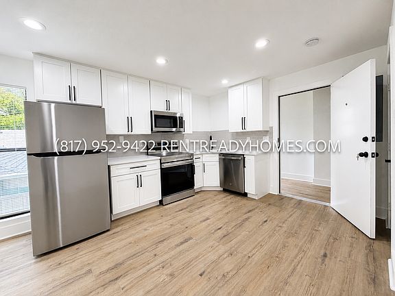 4th image of 1510 W Jefferson Blvd #204