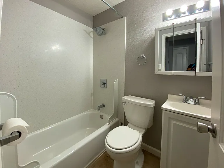 1717 Amber Dr — Photo 12