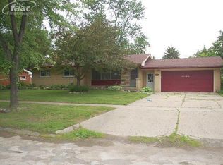 1155 Outer Dr, Fenton, MI 48430