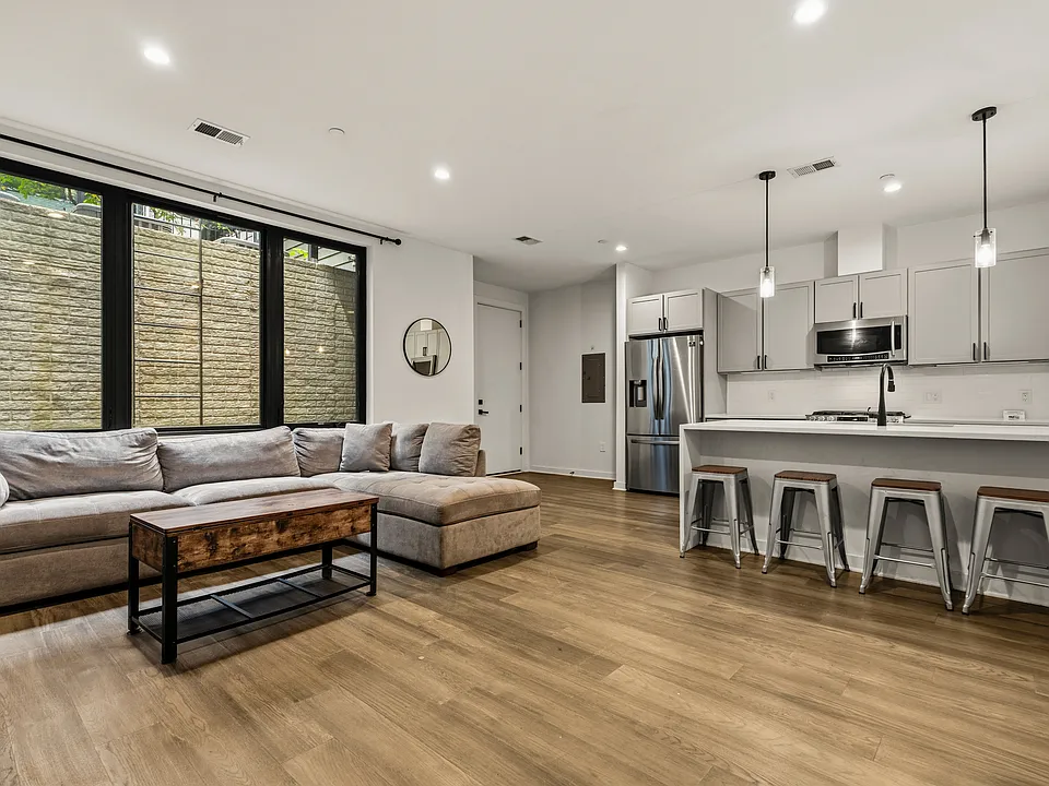 2612 University Pl NW #1