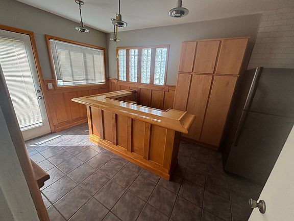 5th image of 310 Crestwood Ave #1