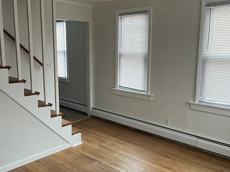 148 Mason Ave — Photo 10