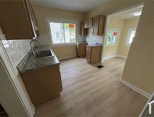 4 bed, 1296 sqft, $2,395 — Photo 2