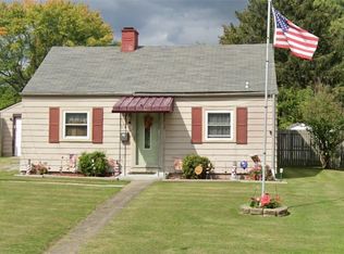 560 Carnegie Ave, Sharon, PA