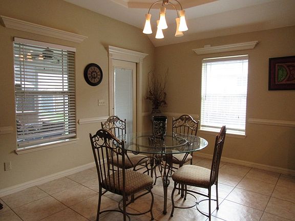 4th image of 1738 Christians Cir