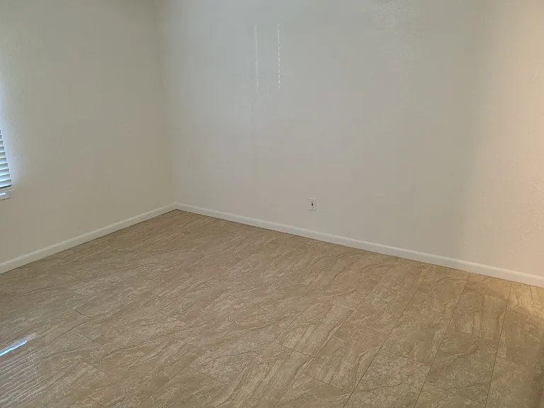 851 Taft Ave — Photo 22