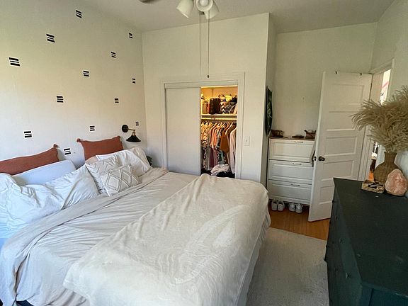 3rd image of 1035 W Barry Ave #3