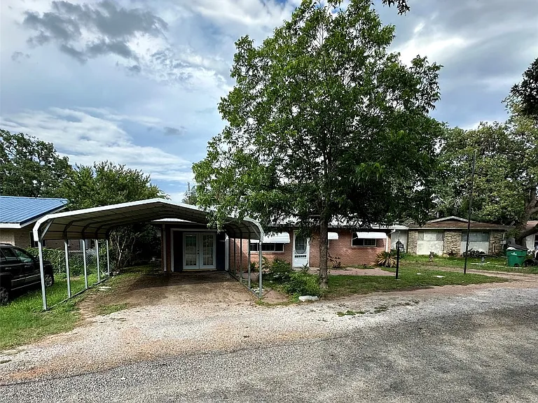 438 South Dr — Photo 4