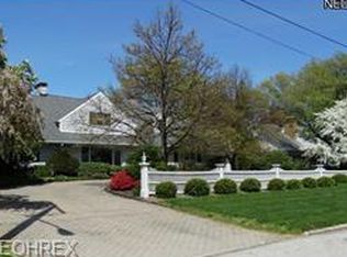 11630 Harbor View Dr, Cleveland, OH 44102