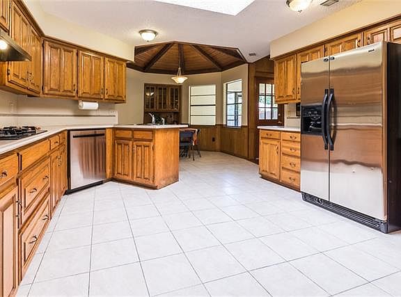 3rd image of 2609 Dove Creek Ln