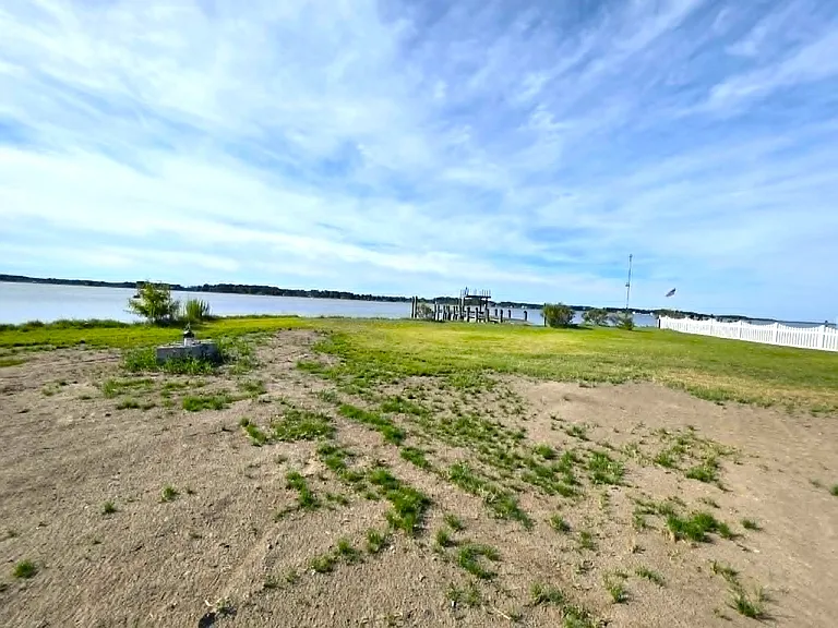 22931 Steele Dr — Photo 37