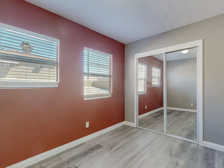 1818 N Kingsley Dr — Photo 53