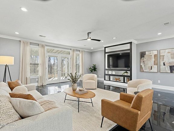 2nd image of 3555 Bonner Dr