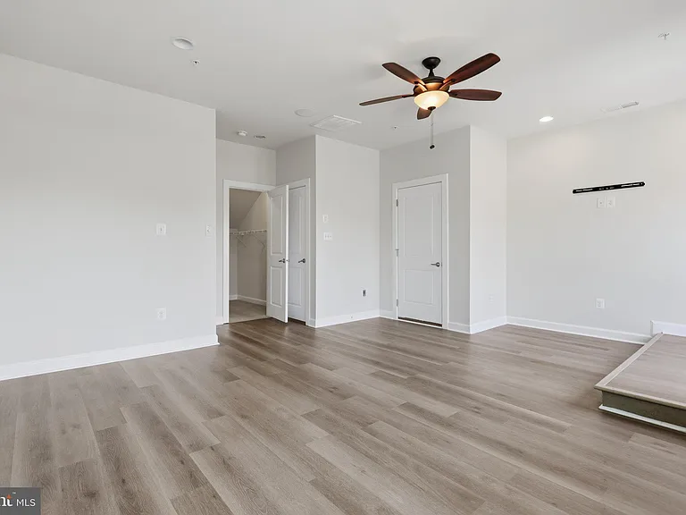 3589 Katherine Way — Photo 47
