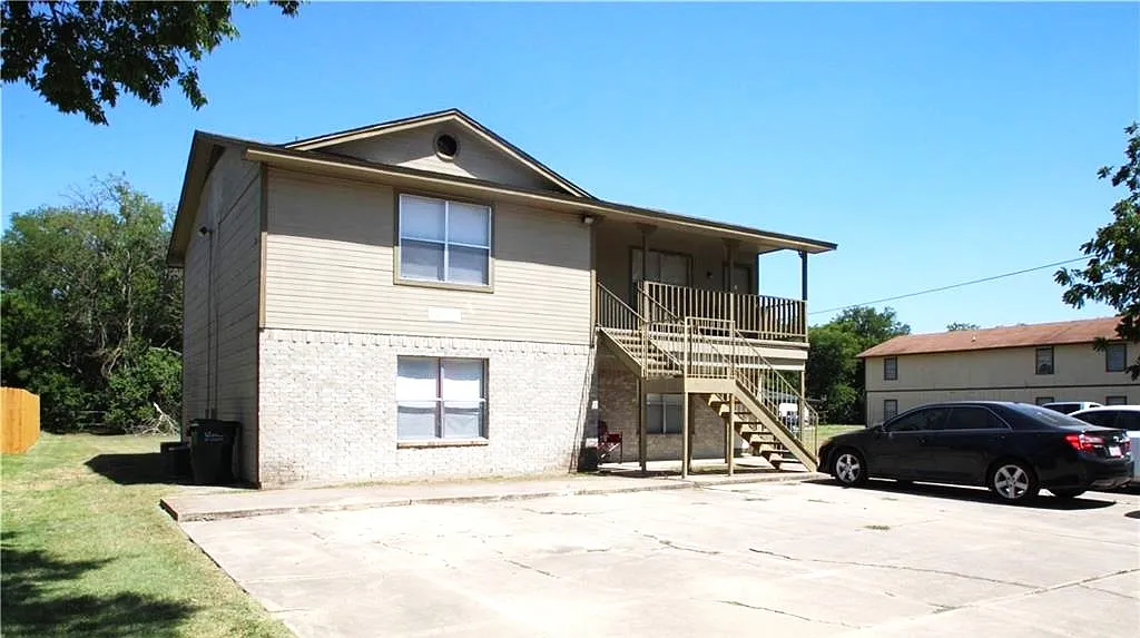 2 bed, 650 sqft, $865 — Photo 1