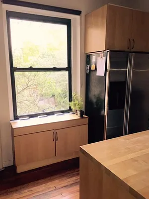 Rented by Bank Neary | media 84