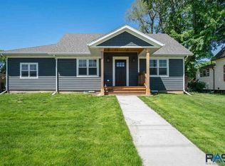 712 W 5th St, Canton, SD 57013