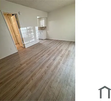 6476 Victoria Ave — Photo 2