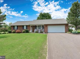 75 N Windy Mansion Rd, Reinholds, PA 17569