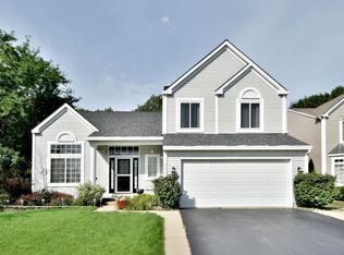 250 Lake Dr S, Algonquin, IL 60102