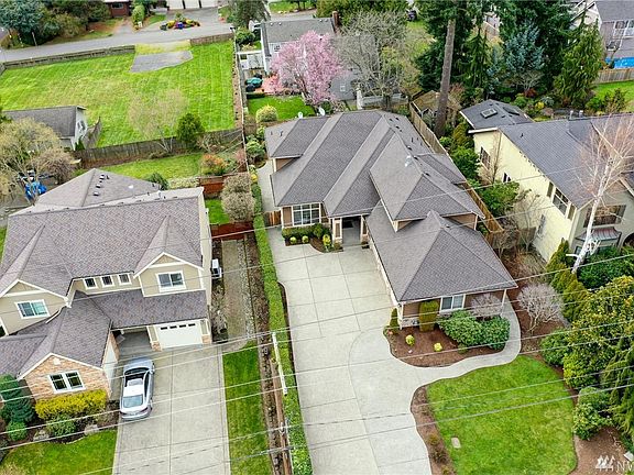 3rd image of 517 99th Ave NE