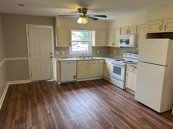 4th image of 3572 Hagan St