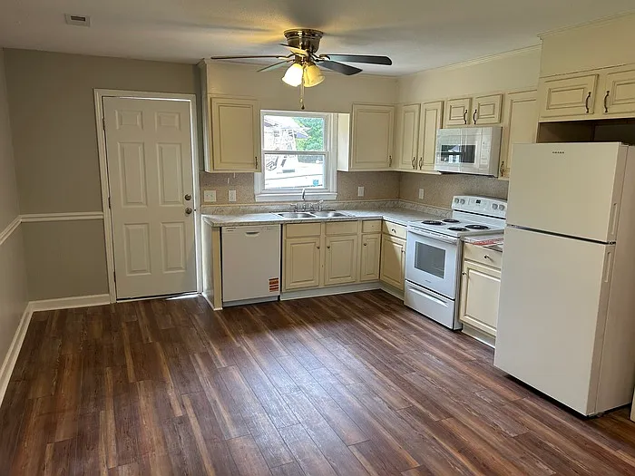 3572 Hagan St — Photo 4