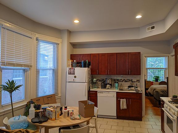 3rd image of 4815 Walton Ave Floor 1
