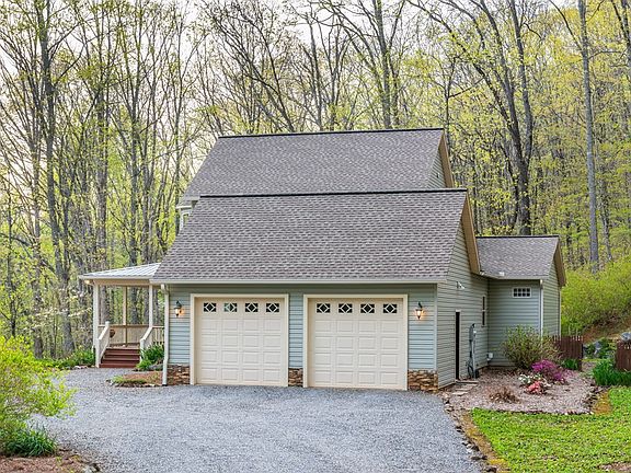 3rd image of 151 Kolby Ln