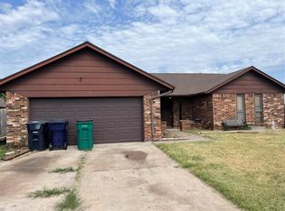 129 Lochwood Cir, Yukon, OK 73099