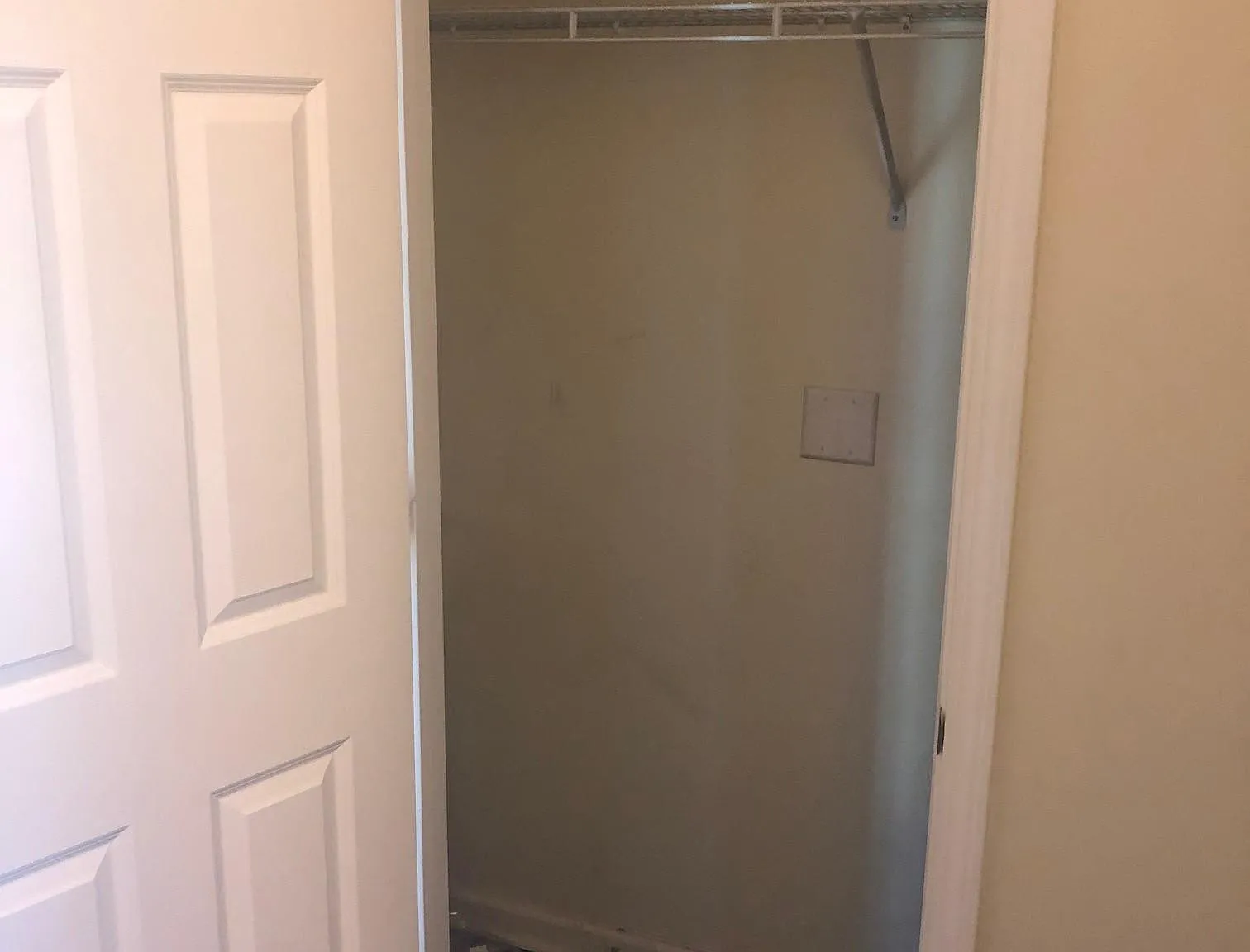 3 bed, 1210 sqft, $1,650 — Photo 2