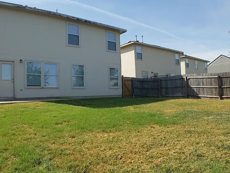 6713 Panda Royle Dr — Photo 2