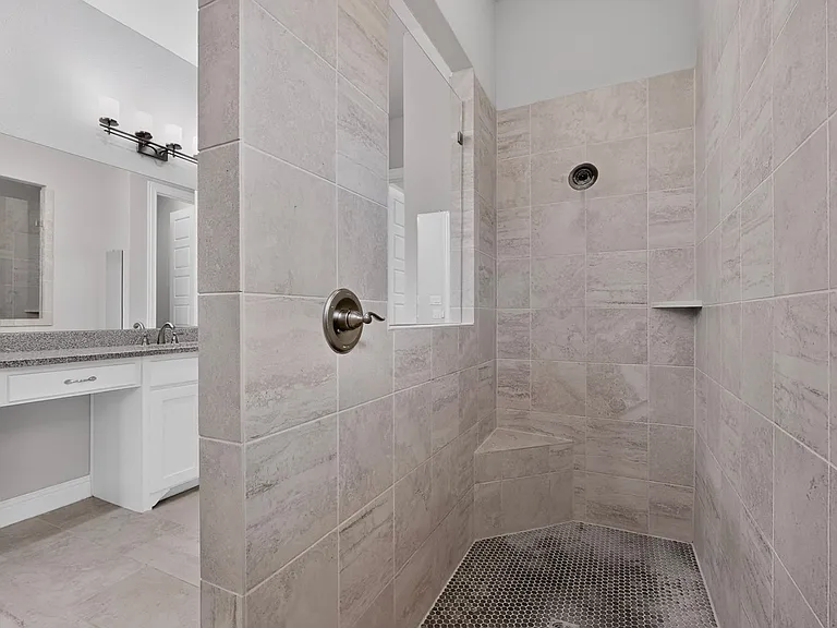 8261 Kentland Dr — Photo 25