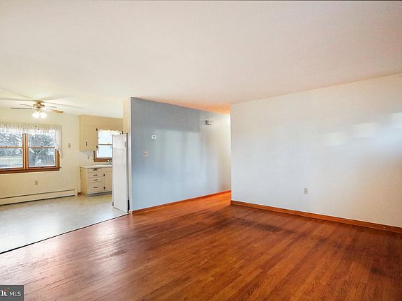 3rd image of 1629 Lee St
