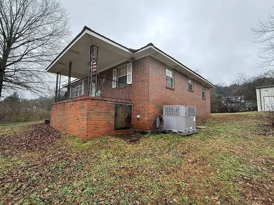 2 bed, 1.5 bath, $2,000 — Photo 3