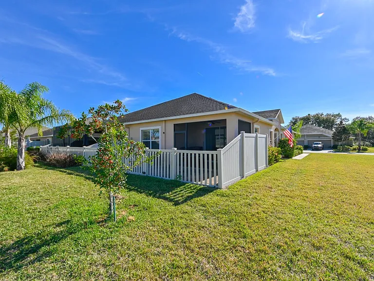 13529 Crest Lake Dr — Photo 32