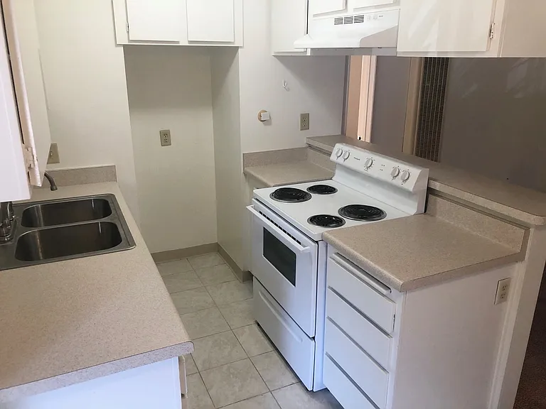 Del Norte Apartments — Photo 10