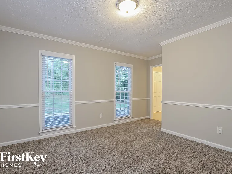 3585 Chastain Ct — Photo 10