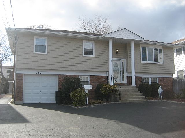 1st image of 352 Nassau Blvd