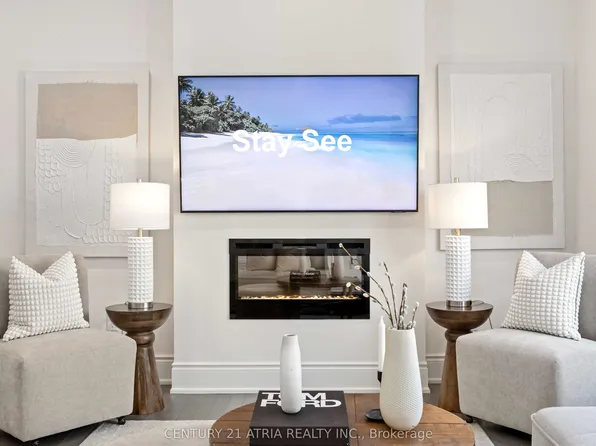 109 Vantage Loop, Newmarket, ON L3X 0K8