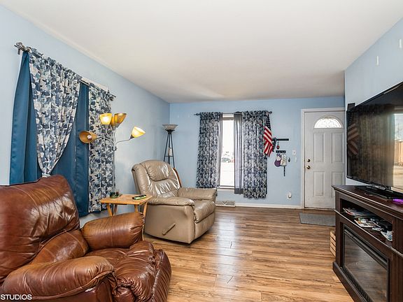 3rd image of 10009 S Marion Ave