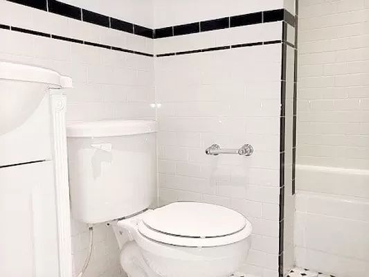 5th image of 74 Charles St APT 1b